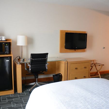 Holiday Inn Express Stamford, An Ihg Hotel Exteriör bild