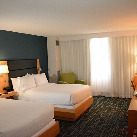 Holiday Inn Express Stamford, An Ihg Hotel Exteriör bild