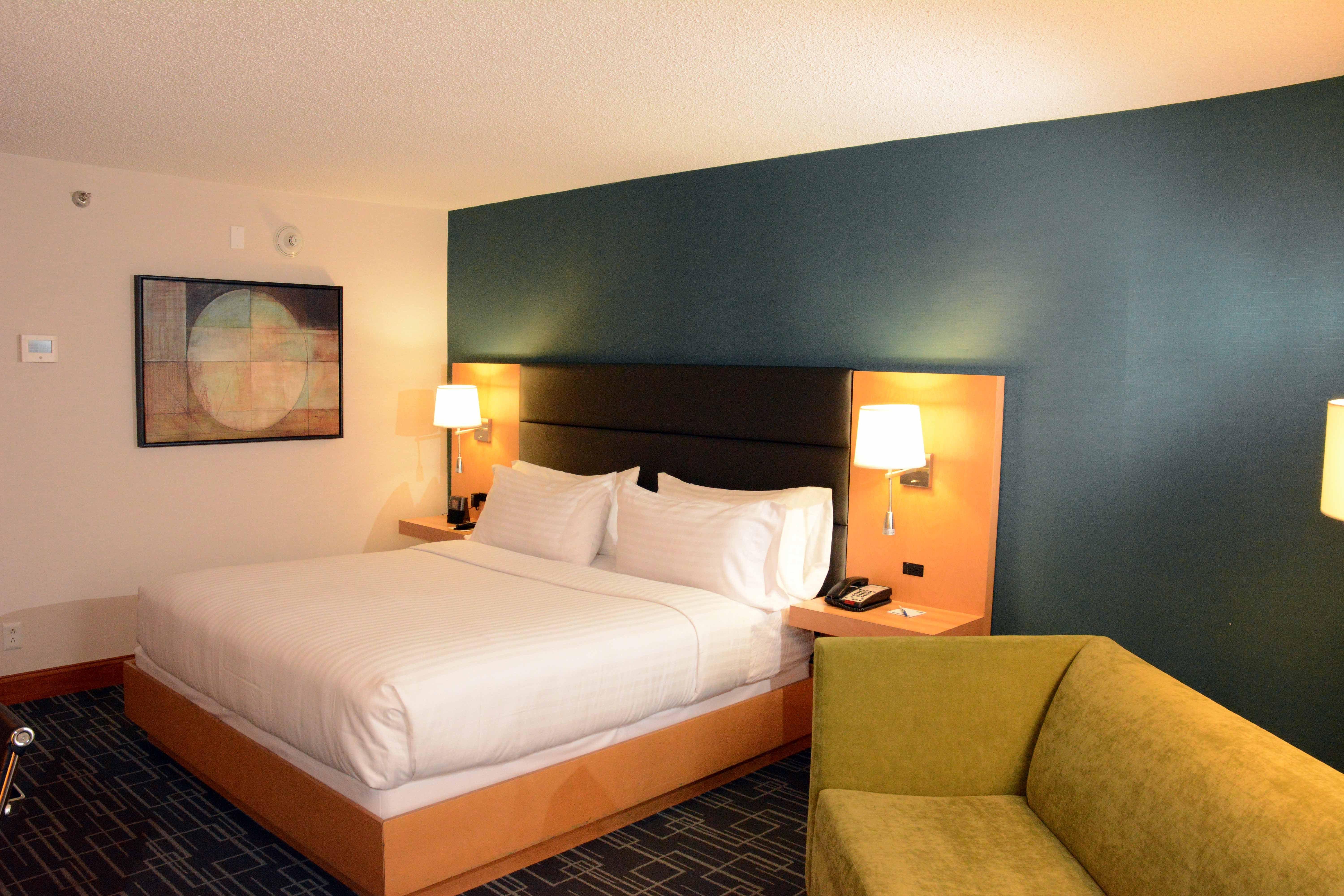 Holiday Inn Express Stamford, An Ihg Hotel Exteriör bild