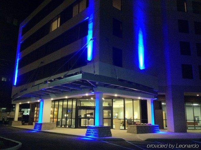 Holiday Inn Express Stamford, An Ihg Hotel Exteriör bild