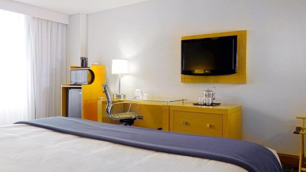 Holiday Inn Express Stamford, An Ihg Hotel Exteriör bild